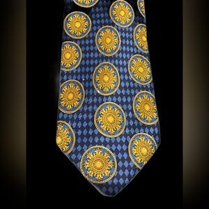 Luxurious Silk Vintage Blue and Gold Medallion Tie
